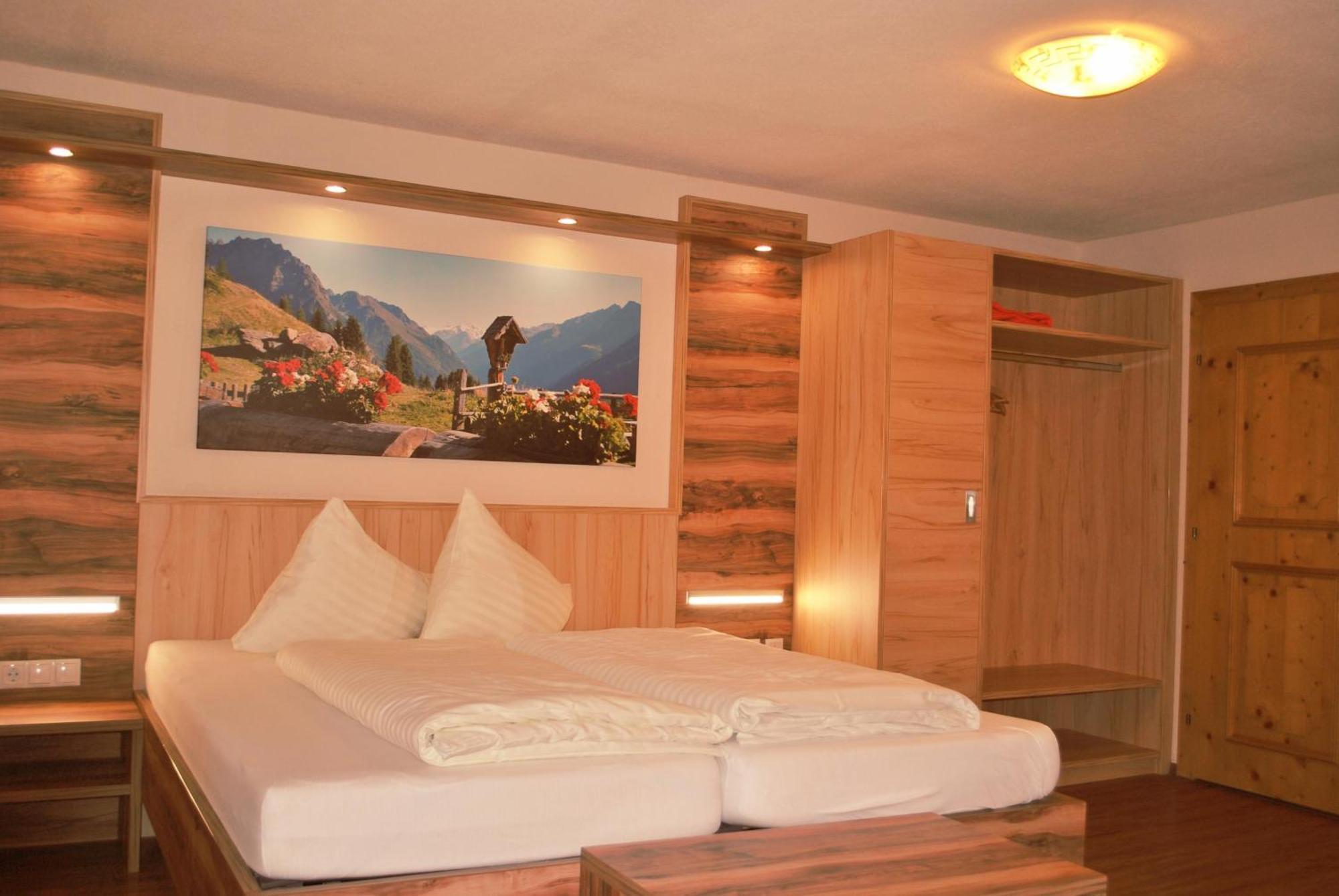 Hotel Pension Haid Sankt Leonhard im Pitztal Esterno foto