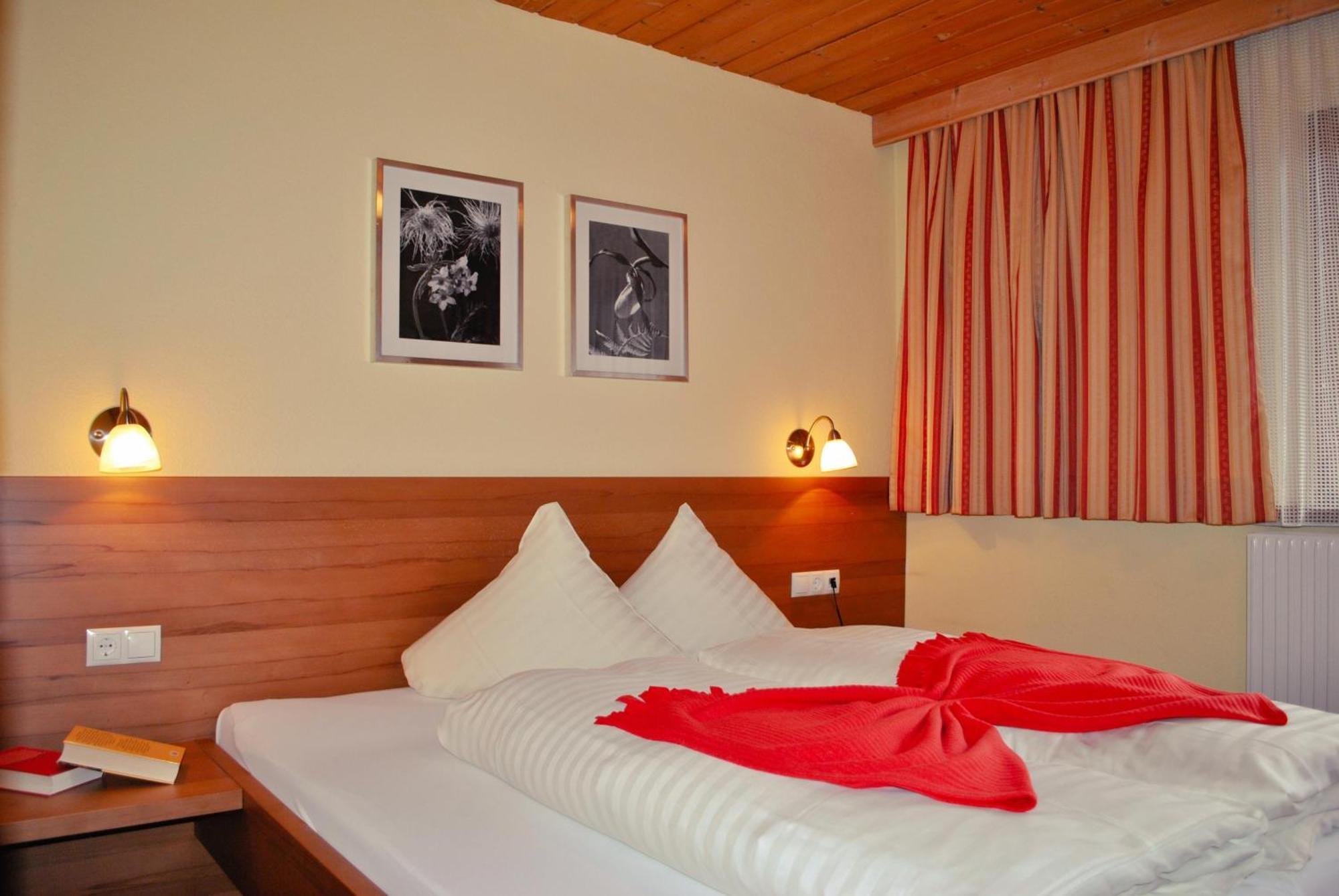 Hotel Pension Haid Sankt Leonhard im Pitztal Esterno foto