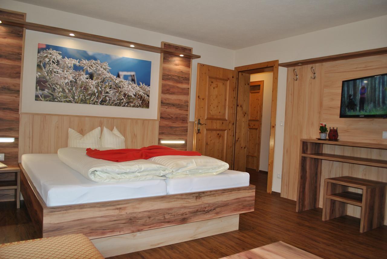 Hotel Pension Haid Sankt Leonhard im Pitztal Esterno foto